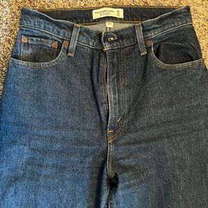 Abercrombie & Fitch Curve Love Ultra High Rise 90s Straight Jean | 26 Regular